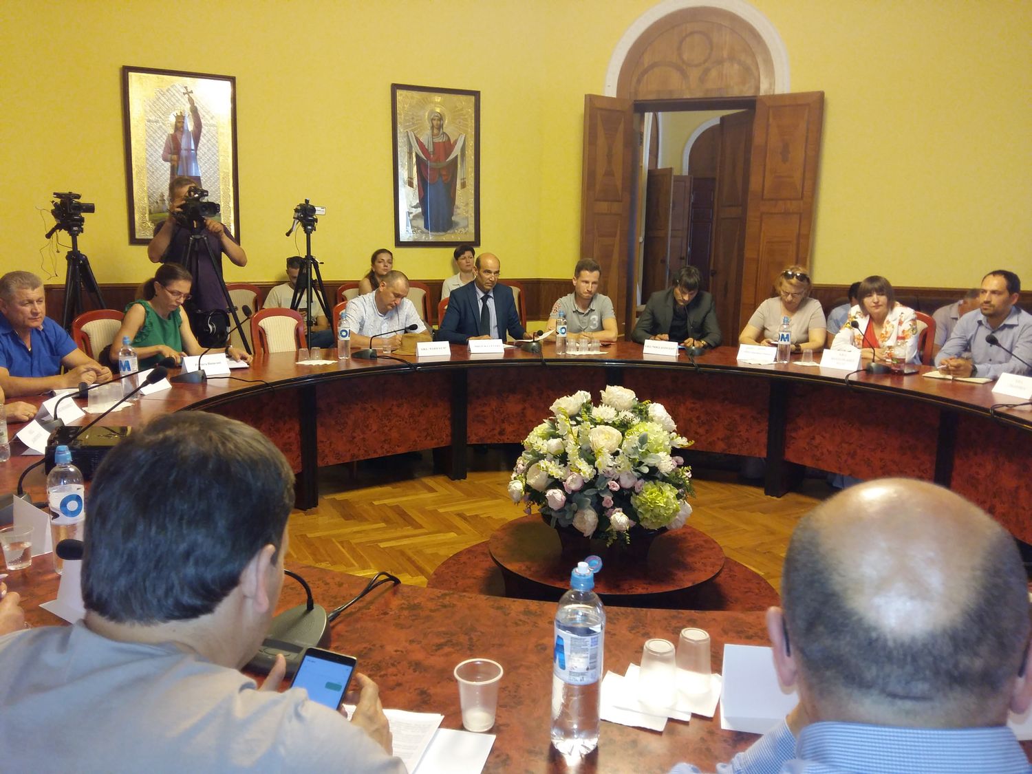 Implementarea prevederilor Regulamentului de desfășurare a activității de comerț în municipiul Chișinău, problemele agenților activității comerciale în comunicarea cu autoritățile APL, stabilirea unor forme noi de comunicare între agenții activității comerciale și autoritățile APL