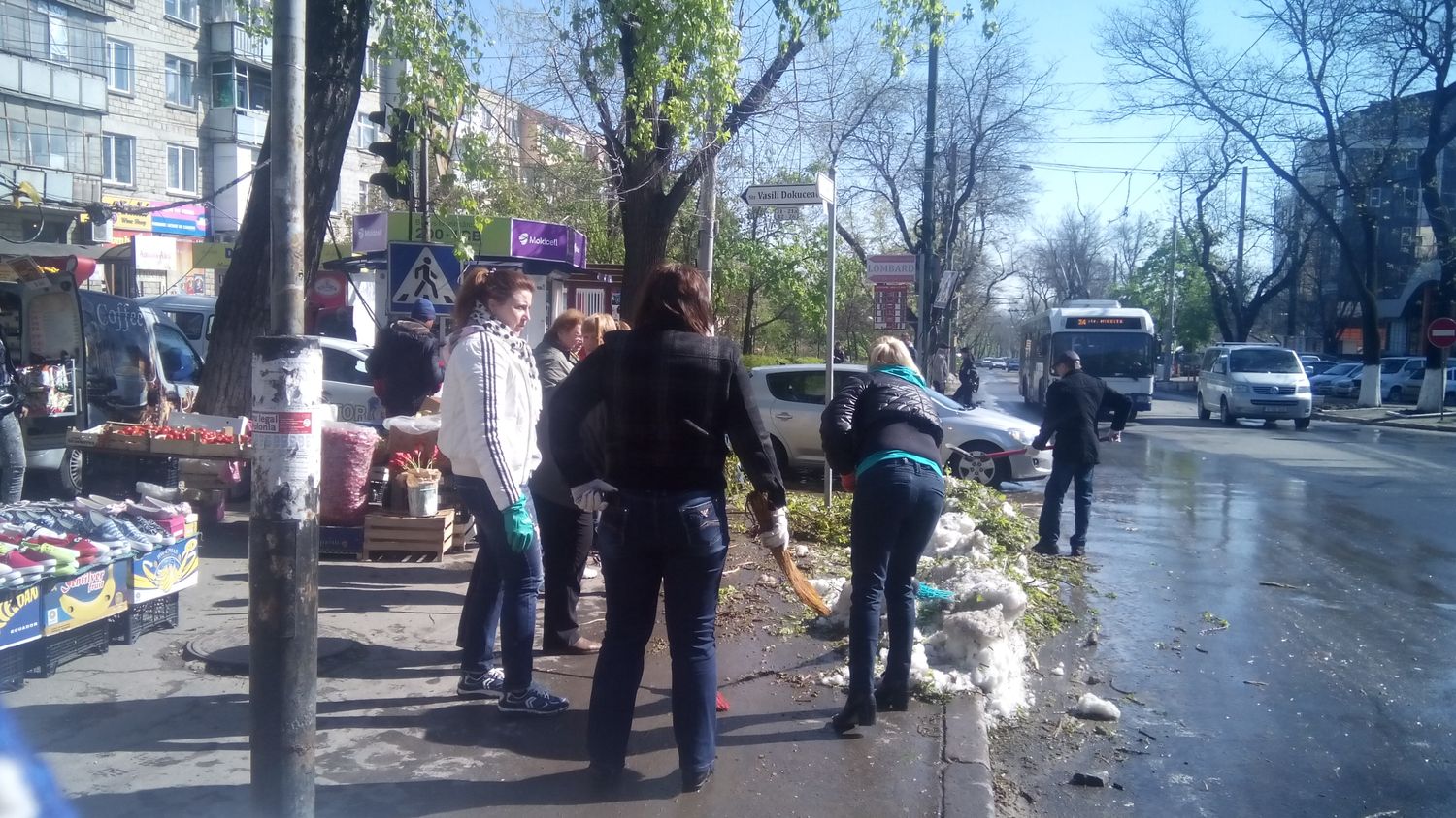 Direcția și agenții economici care au contribuit la susținerea muncitorilor în luptă cu consecințele ninsorilor