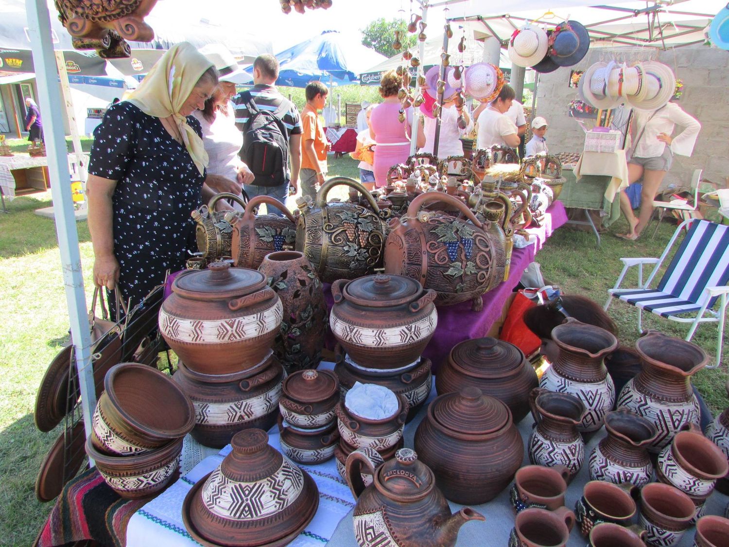 Anunț referitor la recepționarea cererilor privind comercializarea articolelor de artizanat pe strada pietonală Eugen Doga și lucrărilor artiștilor plastici pe aleia pietonală din Scuarul Catedralei Mitropolitane „Nașterea Domnului”